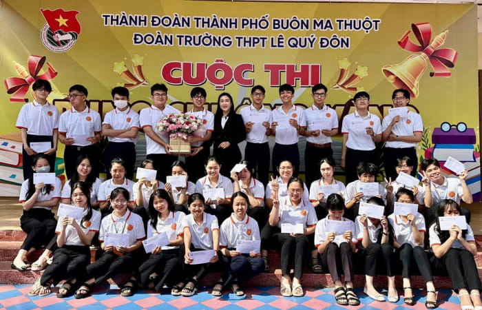đồng phục học sinh tại Đắk Lắk