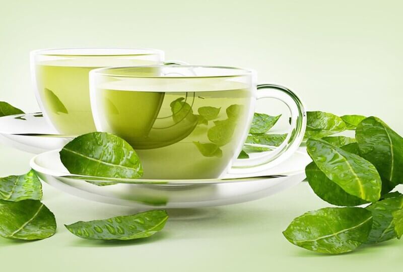 Uống nước trà xanh hỗ trợ quá trình giảm mỡ bụng tại nhà vô cùng hiệu quả