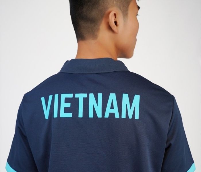 mặt sau của áo đội tuyển Việt Nam