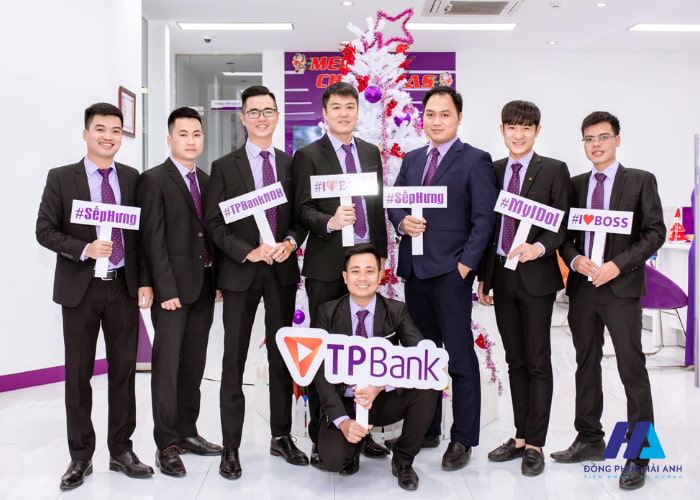Áo vest đồng phục ngân hàng TPbank luôn được chăm chút đẹp mắt và chuyên nghiệp