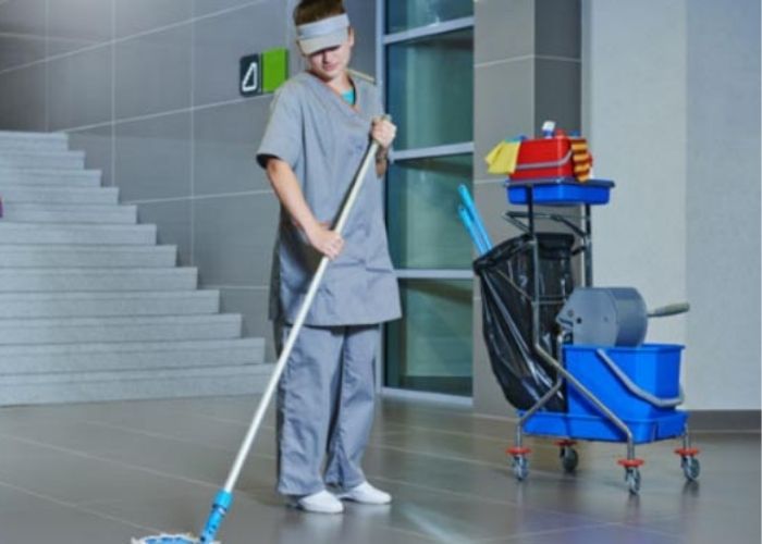 Đồng phục công nhân vệ sinh gọn gàng thuận lợi khi làm việc