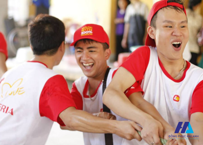 Đồng phục team building Lotteria năng động và trẻ trung