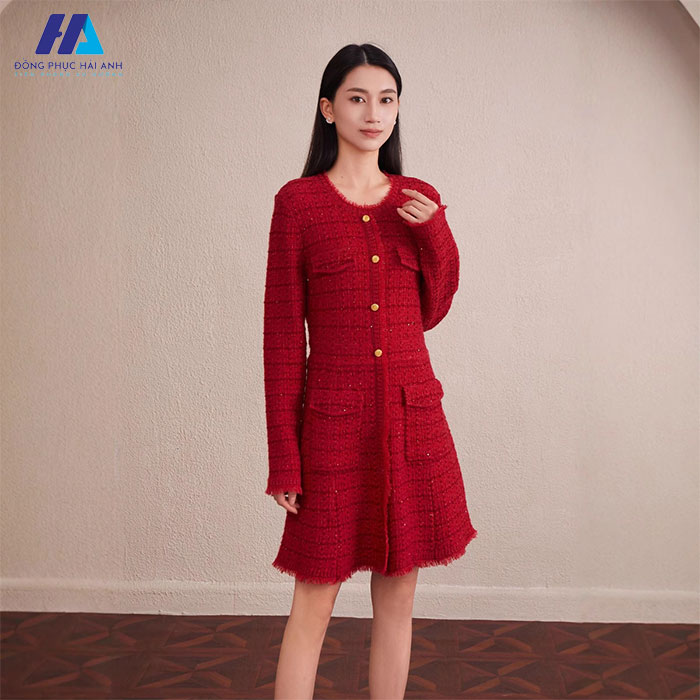 Sang trọng và quý phái với mẫu váy dạ tweed đi ăn cưới mùa đông