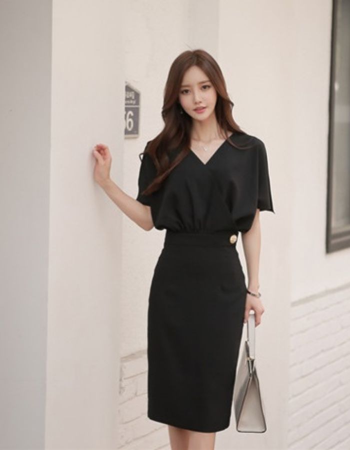 Bộ trang phục công sở nữ đẹp với đầm liền màu đen
