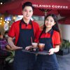 Phối đồ với áo đồng phục polo nhân viên cafe