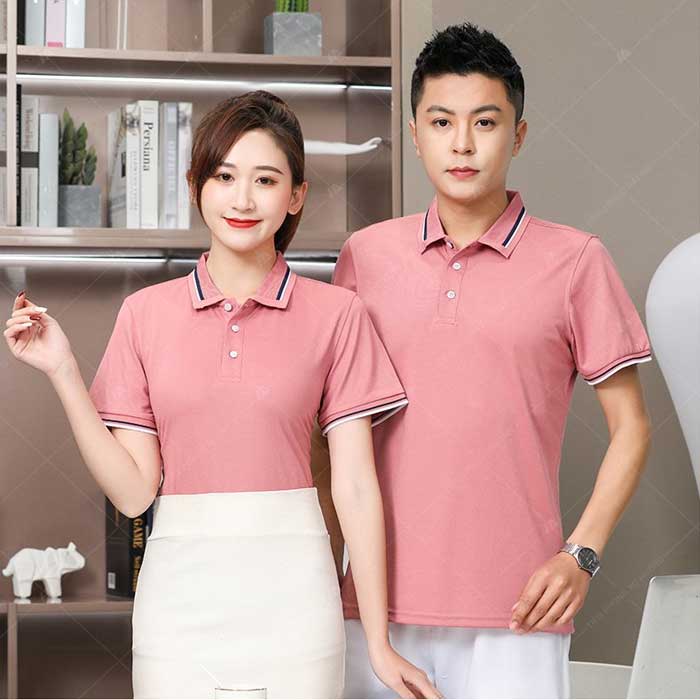 Mẫu sản phẩm áo thun đồng phục màu hồng chất liệu kate Hàn