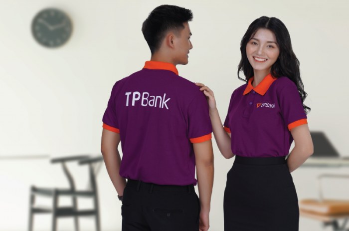 Đồng phục công sở của TPBank mang màu tím đặc trưng giúp tăng độ nhận diện thương hiệu