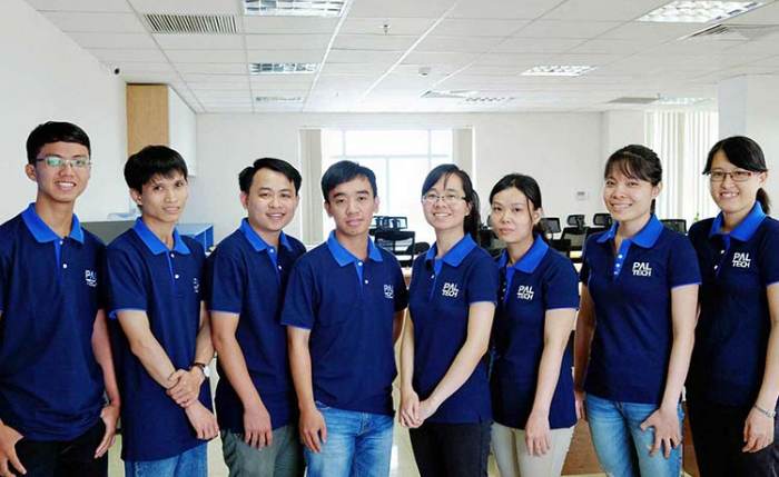 Đồng phục áo polo màu xanh dương được in bởi xưởng inaodep.vn