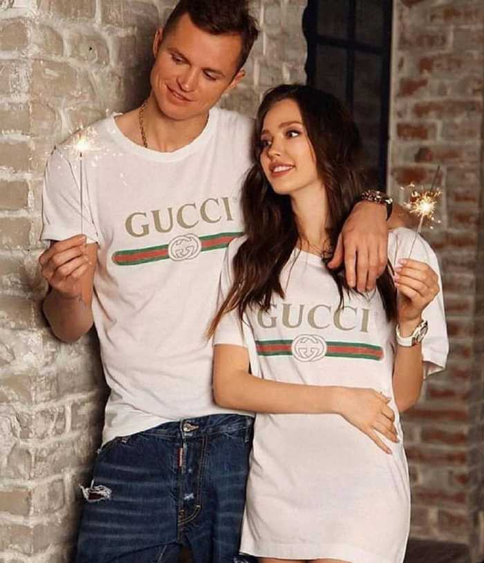 Áo thun cổ tròn hiệu Gucci cho cặp đôi sang chảnh