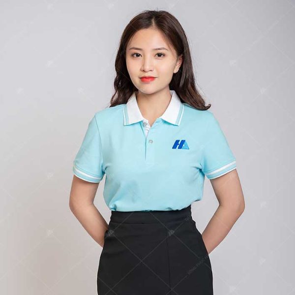 Áo polo xanh nhạt cổ trắng thêu logo