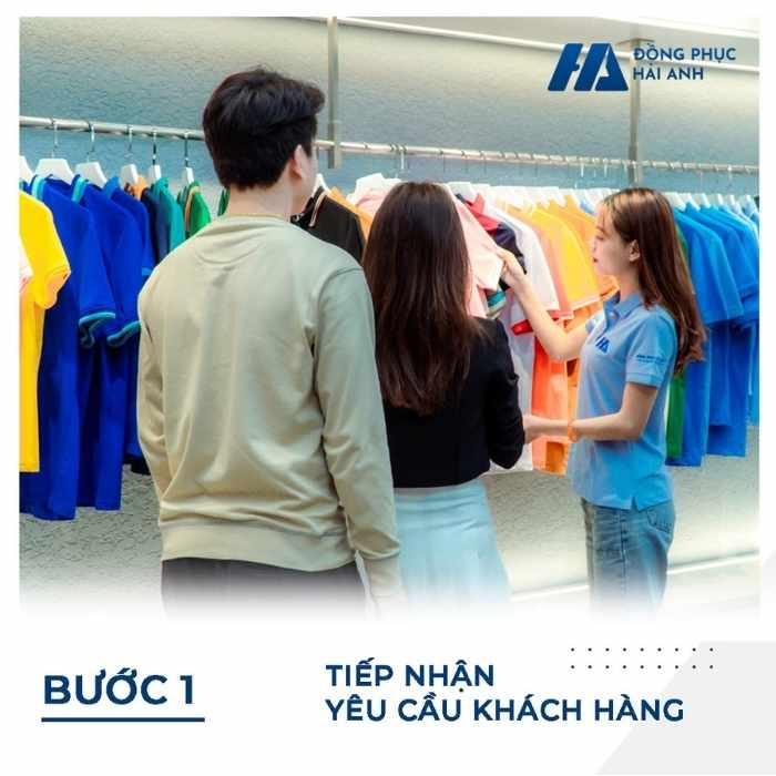 Bước đầu tiên khi đặt áo đồng phục số lượng ít là tiếp nhận yêu cầu khách hàng