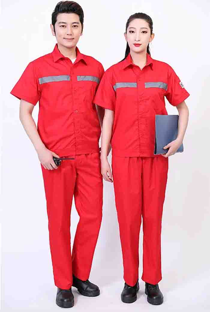 Đồ bảo hộ công nhân mùa hè bao gồm áo sơ mi đồng phục cộc tay và quần dài cùng màu