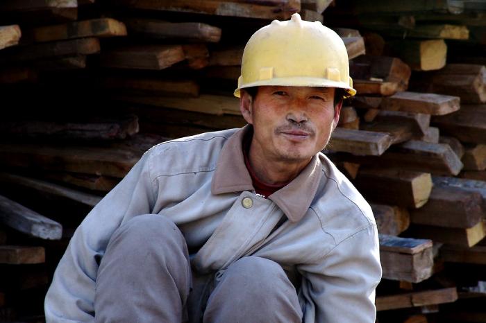 Mũ bảo hộ thông dụng cho công nhân xây dựng