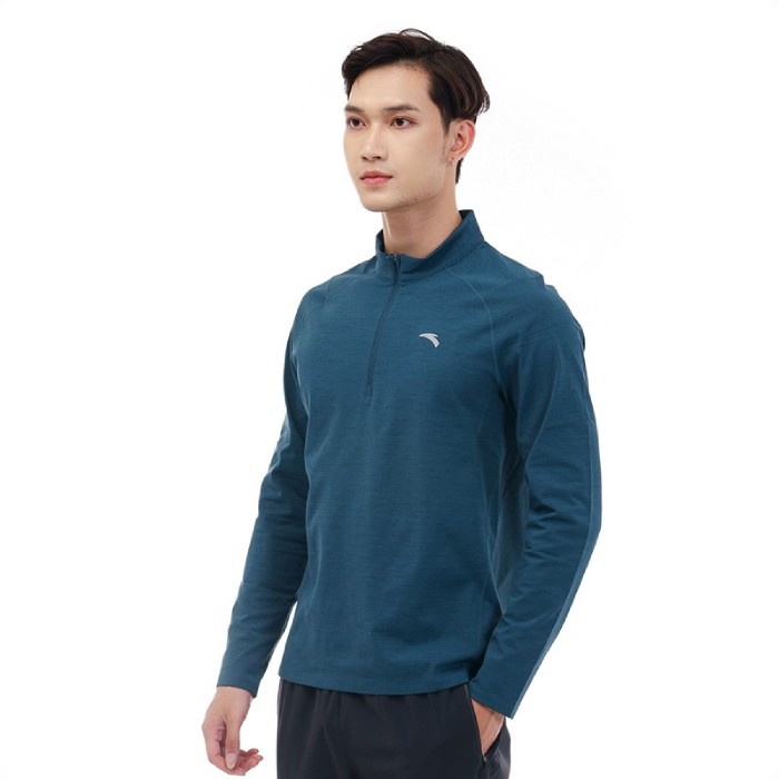 Áo dài tay thể thao nam màu xanh rêu hiệu Anta được may từ vải thun lanh mát mẻ