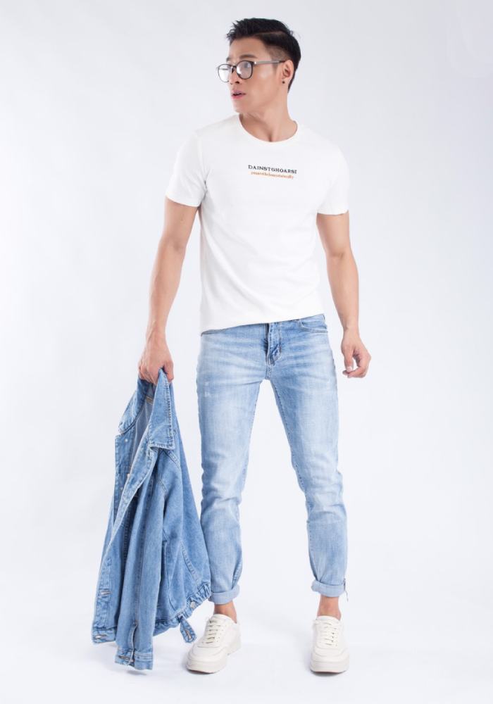 Áo phông và quần jeans - items không thể thiết của hầu hết anh em