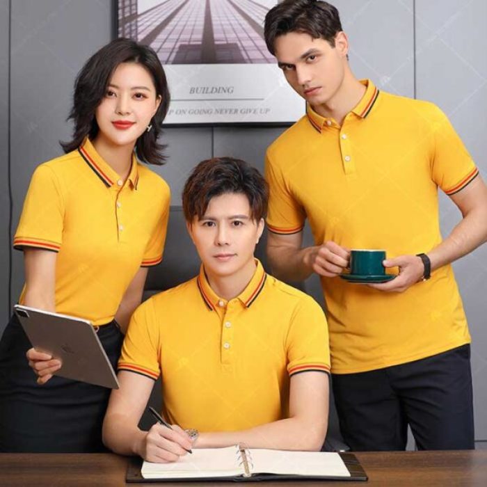 Tươi trẻ trong bộ đồng phục áo thun công sở mang màu vàng cam
