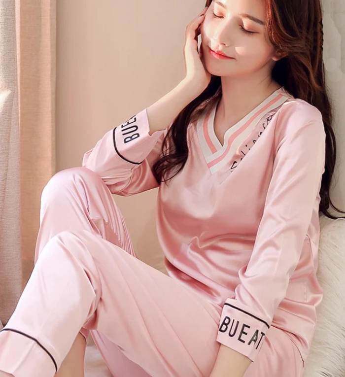 Bộ đồ pijama màu hồng pastal cho những cô nàng thích sự nhẹ nhàng