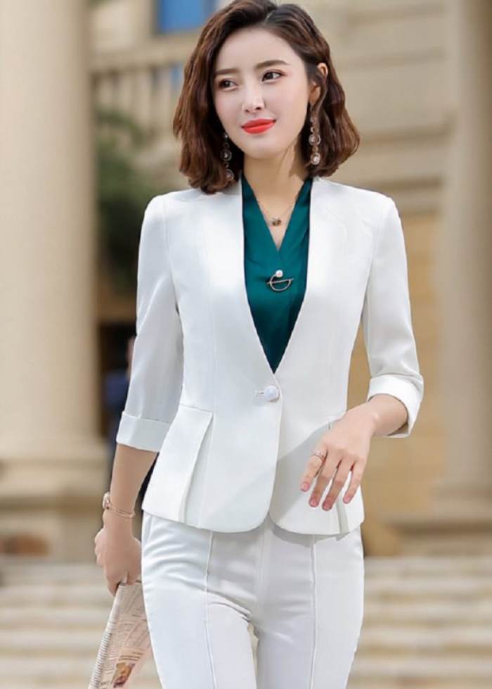Bộ suit nữ cao cấp màu trắng basic đến từ Thương hiệu Huyền Châu Nguyễn