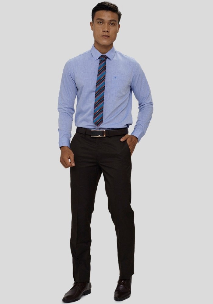 Novelty cung cấp đồng phục công sở cho phái mạnh kèm phụ kiện cà vạt, thắt lưng và giày