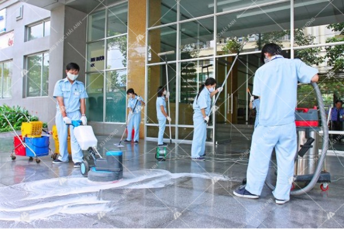 Đồng phục công nhân vệ sinh gọn gàng thuận lợi khi làm việc