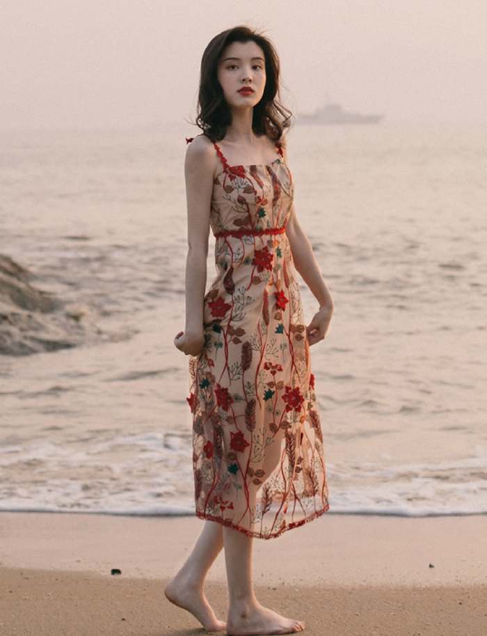 Váy maxi - item không thể thiếu của phái đẹp khi đi biển