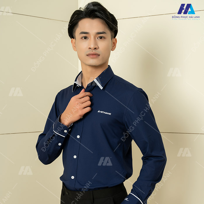 Tips phối đồ cùng chiếc áo sơ mi đồng phục màu xanh dài tay VietABank