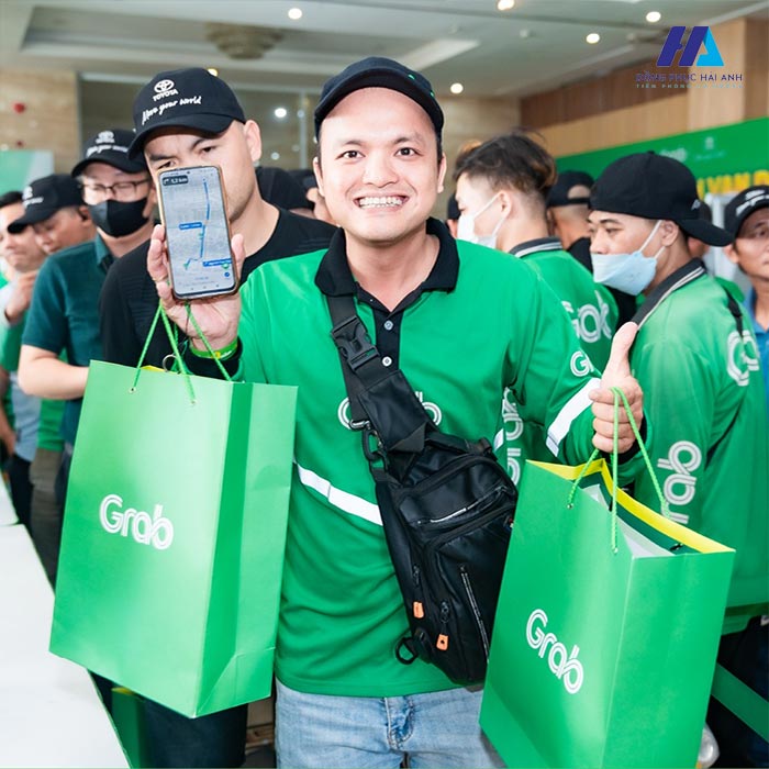 Mẫu áo thun dài tay của nhân viên Grab 