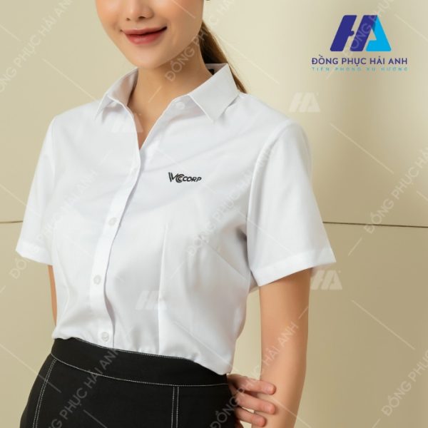 thiết kế mẫu áo sơ mi nữ đồng phục màu trắng ngắn tay VCCorp