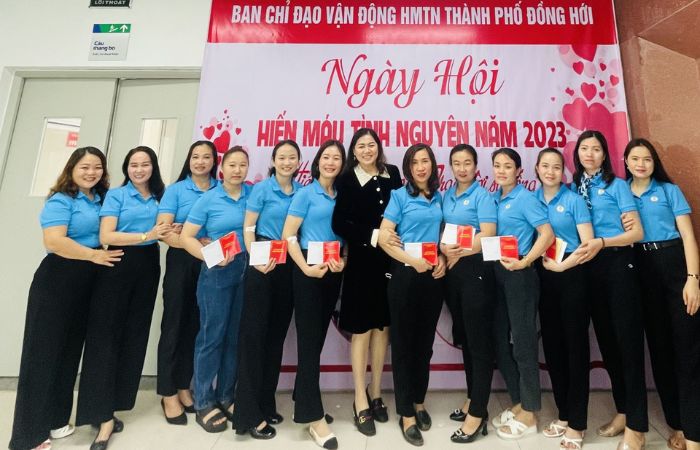 Áo polo công đoàn trong ngày tham gia hiến máu tình nguyện thành phố Đồng Hới