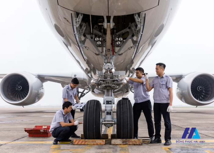 Đồng phục kỹ sư hàng không tại Vietnam Airlines