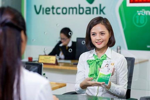Đồng phục Vietcombank giúp tạo dựng hình ảnh chuyên nghiệp, uy tín