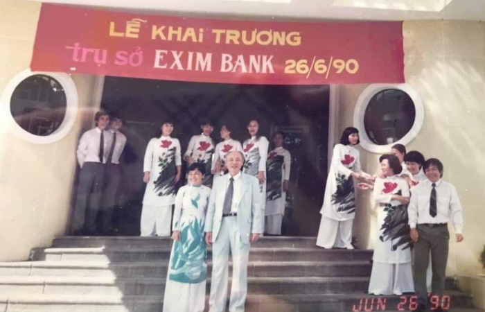 Hình ảnh khai trương trụ sở Eximbank ngày đầu tiên