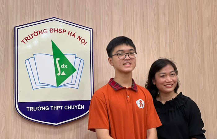 Logo trường Đồng THPT chuyên Sư phạm- Đại học Sư phạm Hà Nội