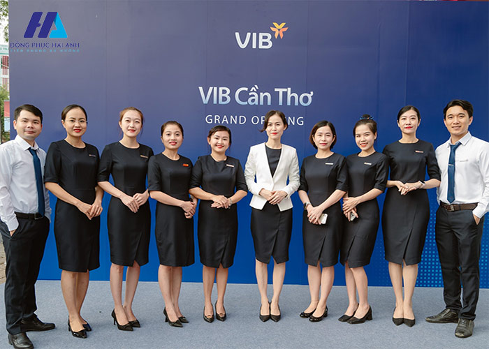 Thiết kế váy liền thân đồng phục của VIB Bank thanh lịch, chuyên nghiệp