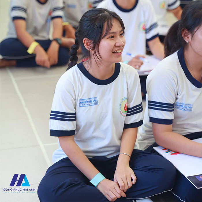 Cách chọn size áo đồng phục trường THPT Nguyễn Hữu Cầu