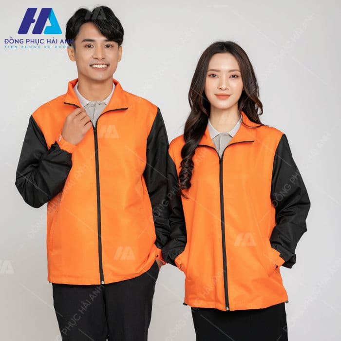 may đồng phục tại Trà Vinh với chiếc áo khoác, áo gió hiện nay rất phổ biến