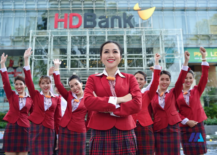 Đồng phục HD Bank giúp tăng khả năng nhận diện thương hiệu