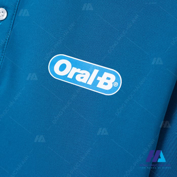 Mẫu đồng phục áo thun dài tay Oral-B với thiết kế logo nổi bật gây ấn tượng thương hiệu