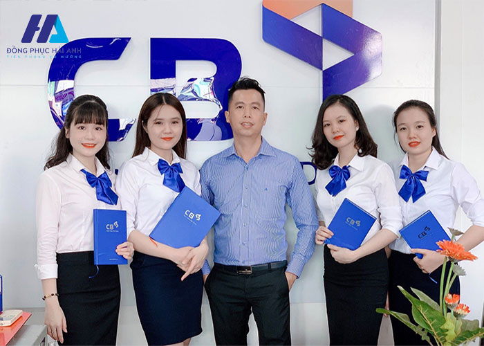 Đồng phục ngân hàng CB bank thể hiện sự chuyên nghiệp và uy tín 