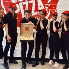 Đồng phục Pizza Hut- Đồng phục Hải Anh