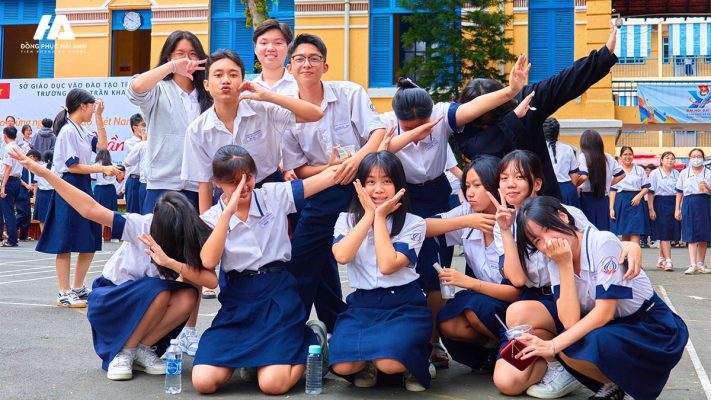 đồng phục Trần Khai Nguyên