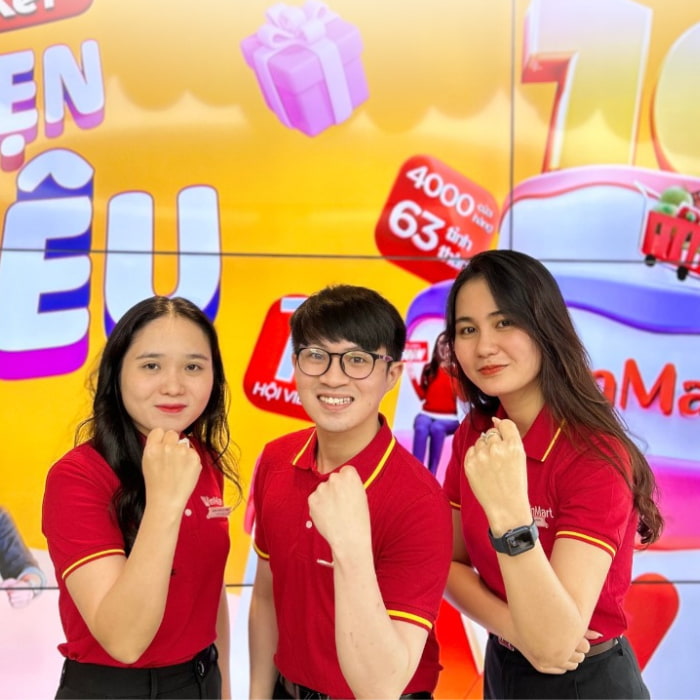Đỏ và vàng là hai màu sắc chủ đạo của đồng phục Winmart