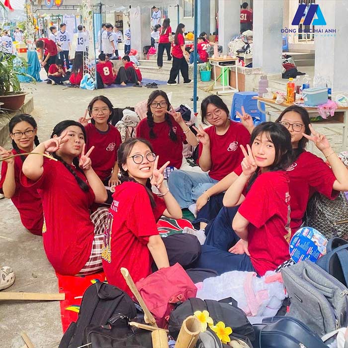 Mẫu áo thun đồng phục lớp trường Hoàng Hoa Thám được thiết kế đẹp mắt và trẻ trung. nguồn internet