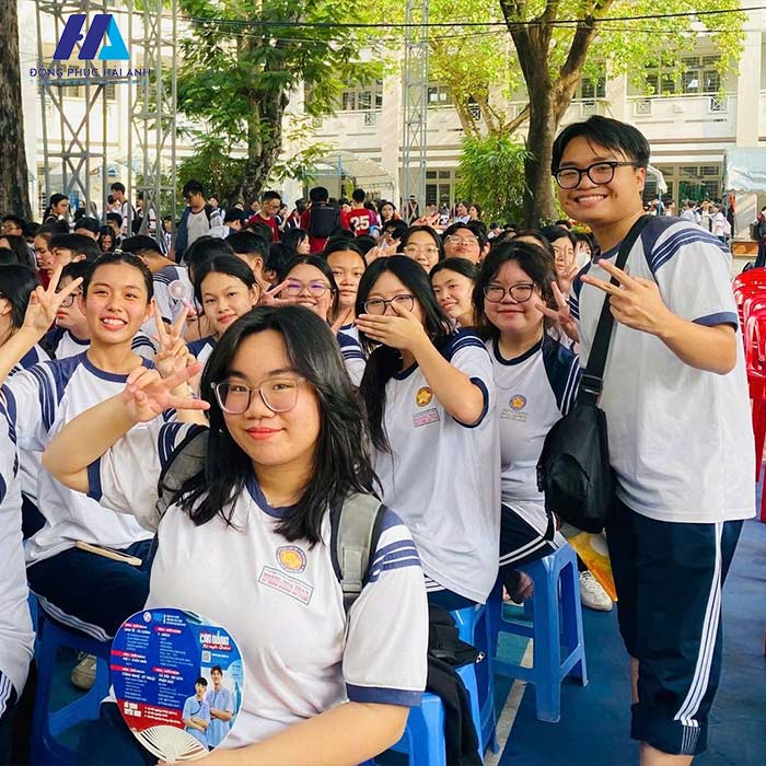 Trường THPT Hoàng Hoa Thám mang đến cho học sinh chương trình dạy đặc biệt. nguồn internet