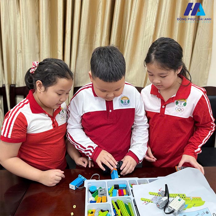 Đồng phục trường Trần Quốc Toản với những mẫu thiết kế mang đậm chất truyền thống