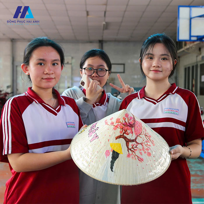 Đồng phục trường THPT Nguyễn Trung Trực Gò Vấp được chuẩn bị cực cẩn thận cho học sinh