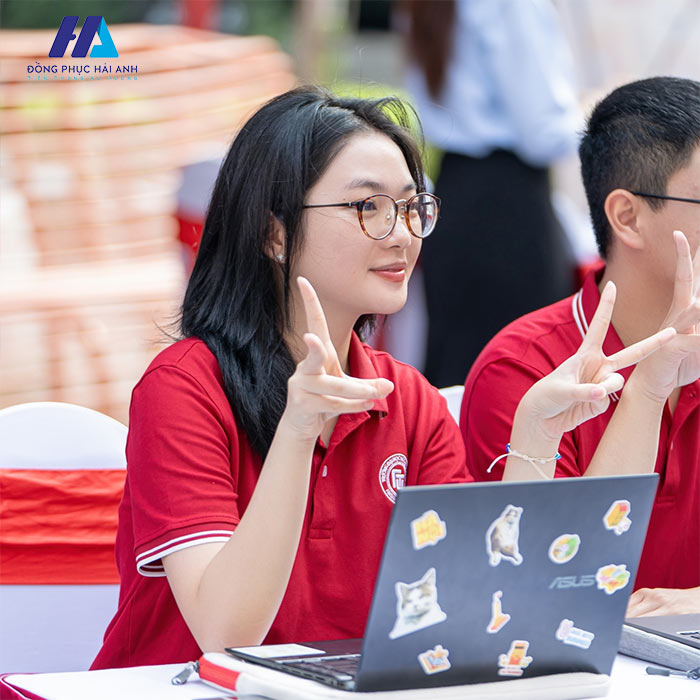 Đồng phục ĐH Ngoại Thương giúp tăng nhận diện và gây ấn tượng với người nhìn