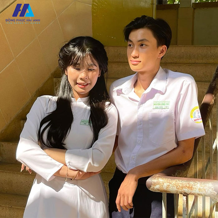 Mẫu đồng phục trường Nguyễn Công Trứ đại điện cho sự đoàn kết và tự hào