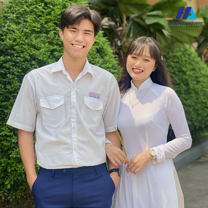 Áo dài đồng phục THPT Quang Trung với thiết kế đẹp mắt và nữ tính cho các nữ sinh