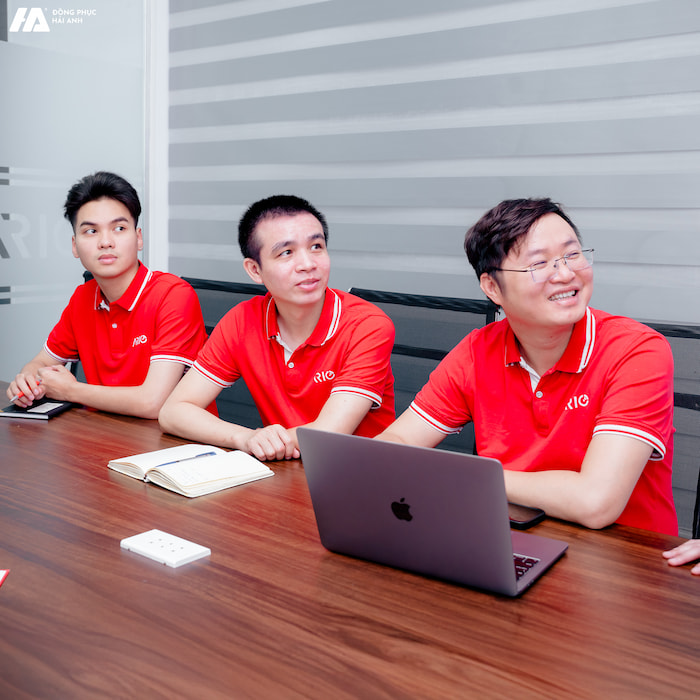Thiết kế áo đồng phục ARIO Group lịch sự và nổi bật